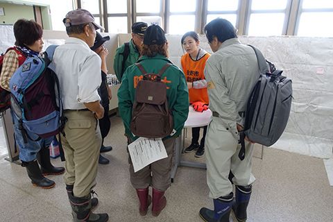 依頼者宅までの経路や、資機材などの確認。